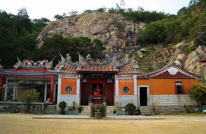 翔安內厝鎮(zhèn)三魁山[出米巖] - 保生大帝 (2)_翔安內厝鎮(zhèn)三魁山出米巖-保生大帝