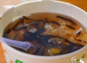 陸豐市場(chǎng)旁的仙草婆